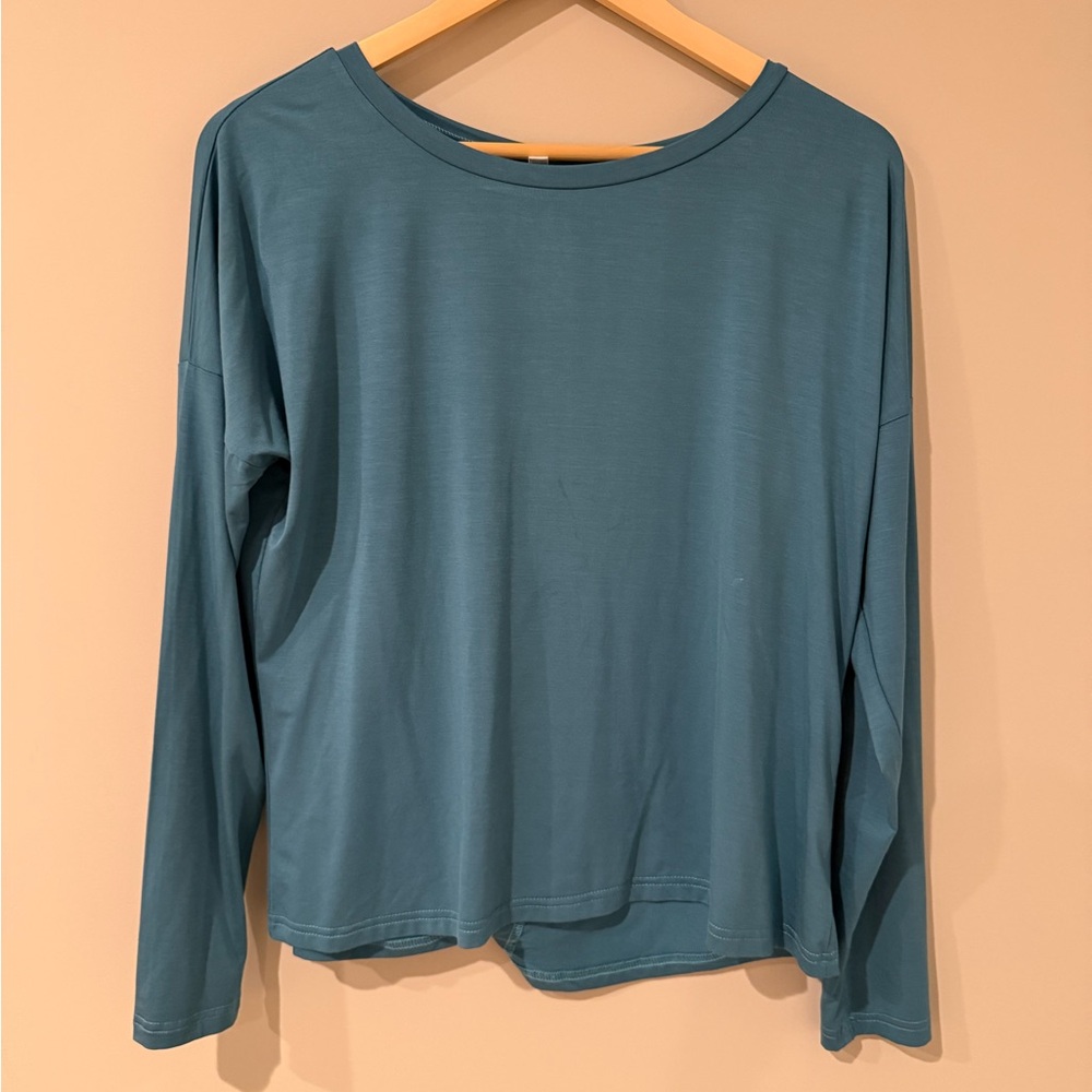 Women's Teal Long-Sleeve Relaxed Top open back